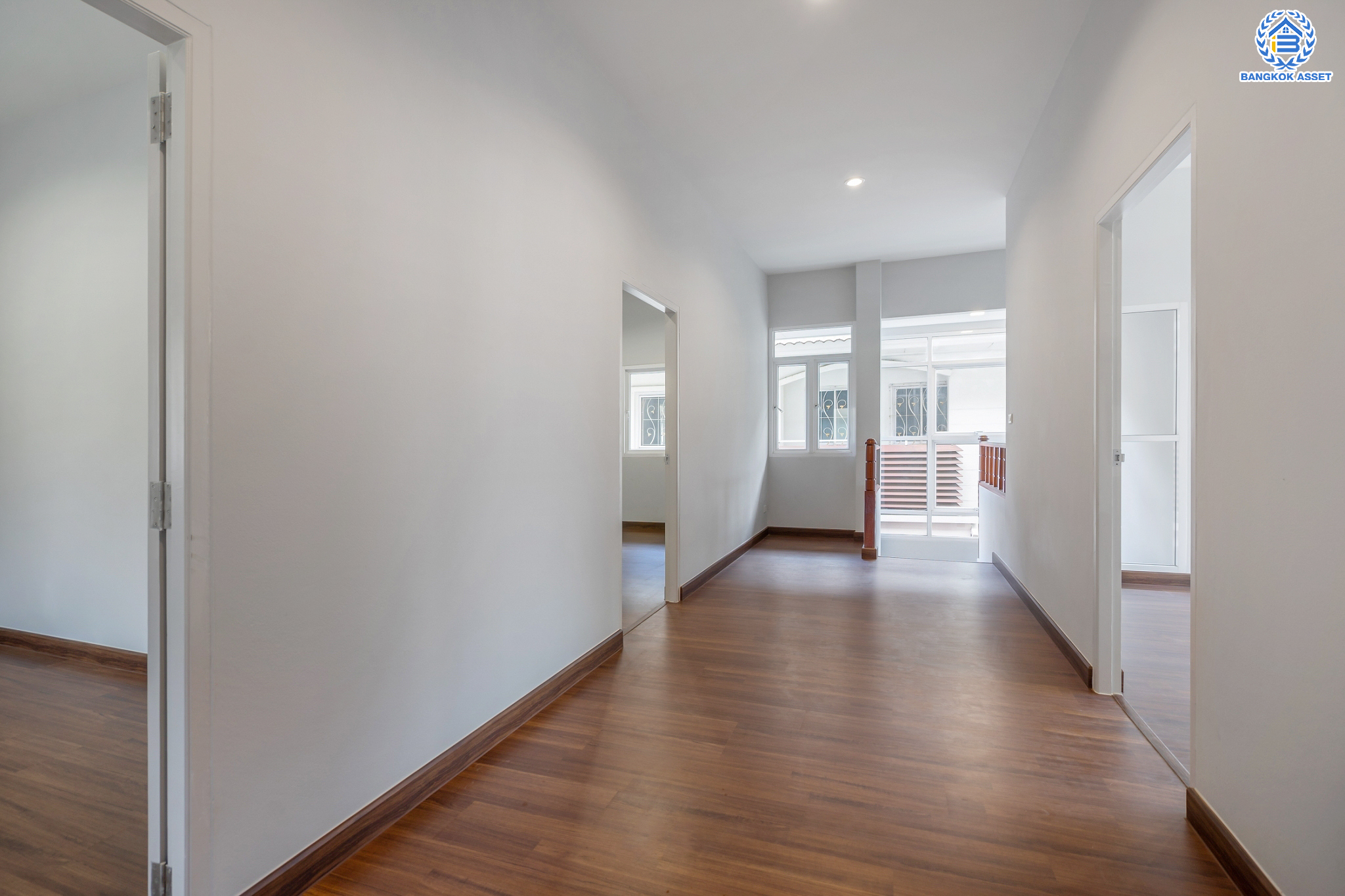 บ้านมือสองตกแต่งใหม่ ม.รัชชา2 บางใหญ่ บ้านเดี่ยว หลังมุม เนื้อที่ 59 ตร.ว. ฟังก์ชัน 4 ห้องนอน 3 ห้องน้ำ จอดรถได้ 2 คัน บนทำเลเชื่อมต่อถ.กาญจนาภิเษก ใกล้เซ็นทรัลเวสต์เกต ทางด่วน "กาญจนาภิเษก" และรถไฟฟ้าสายสีม่วง "สถานีตลาดบางใหญ่"